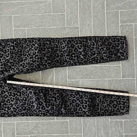 NWOT! Madewell 9" Mid-Rise Skinny Jeans Flocked Leopard Edition Size 26 Waist - Picture 11 of 11